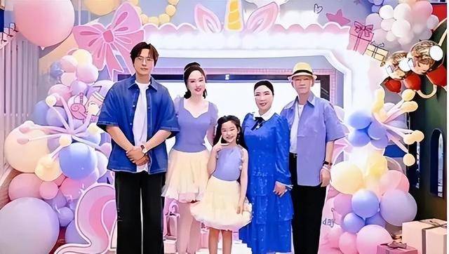 高云翔改名高晟晖,疑秘密再婚圈外女,董璇知情吗?