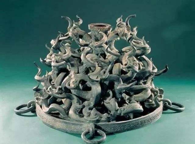 什么叫做建鼓座?这要从已经消失的乐器——建鼓说起.