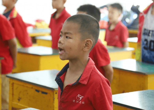 宋江武校二年级一班开展古诗词朗诵活动