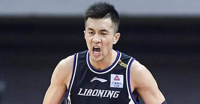 尽管郭艾伦个人实力雄厚,已经成为国家队候补,但作为新秀,他的年薪并