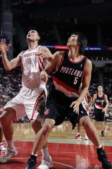 被韩国吹成亚洲第一中锋的河升镇在nba表现如何_年姚明_篮板_比赛