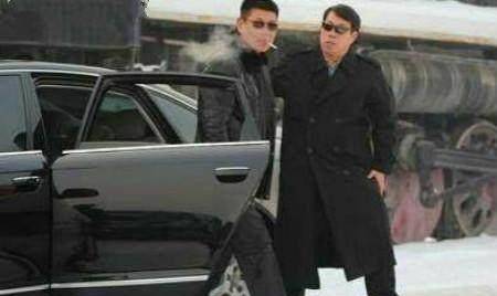 飞鹰帮帮主是山东人韩起祥,他仿效八旗做法,将堂口设为旗主制,成立