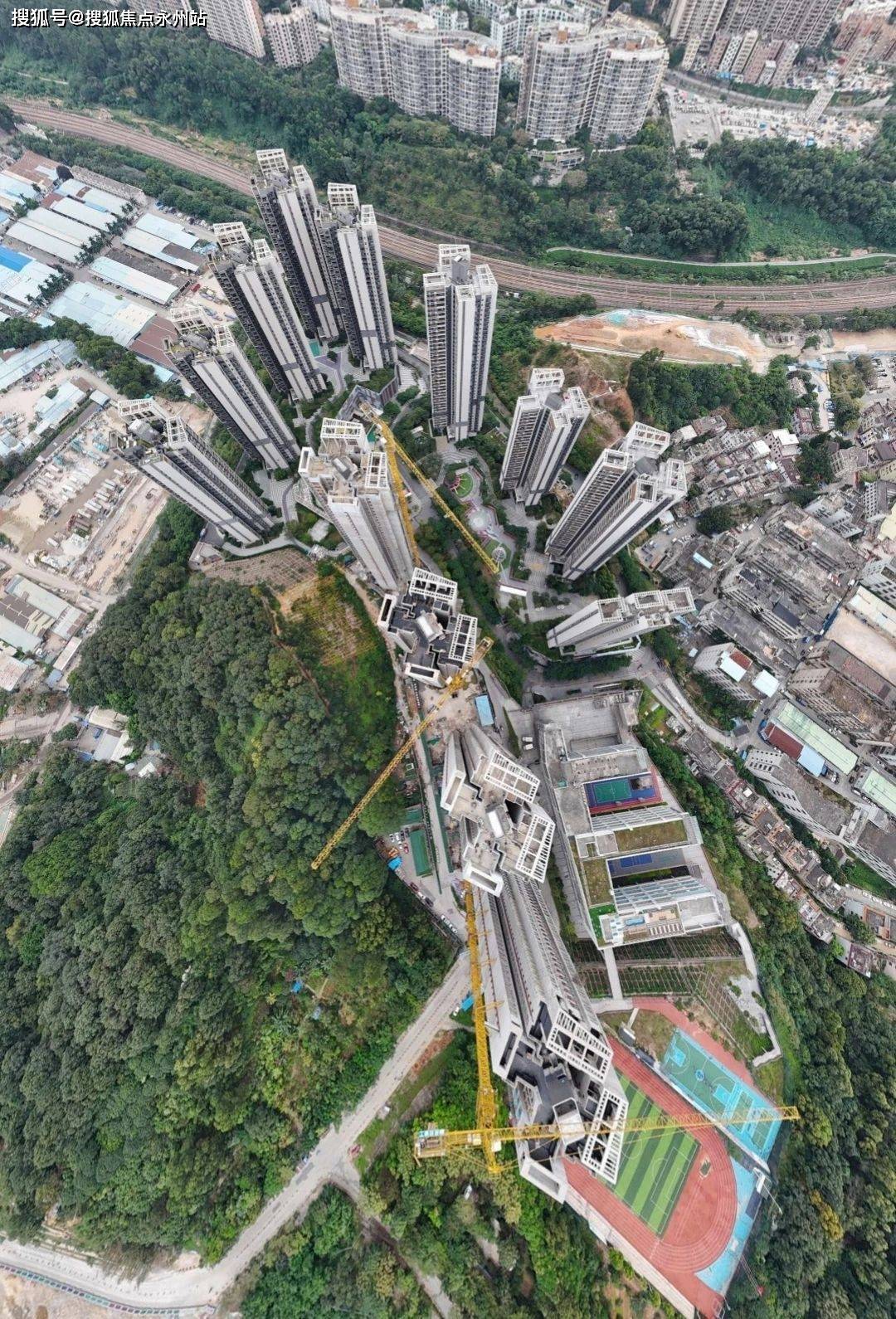 里城房地产开发有限公司【绿化率】约40%【梯户比】3梯6户【车位比】1