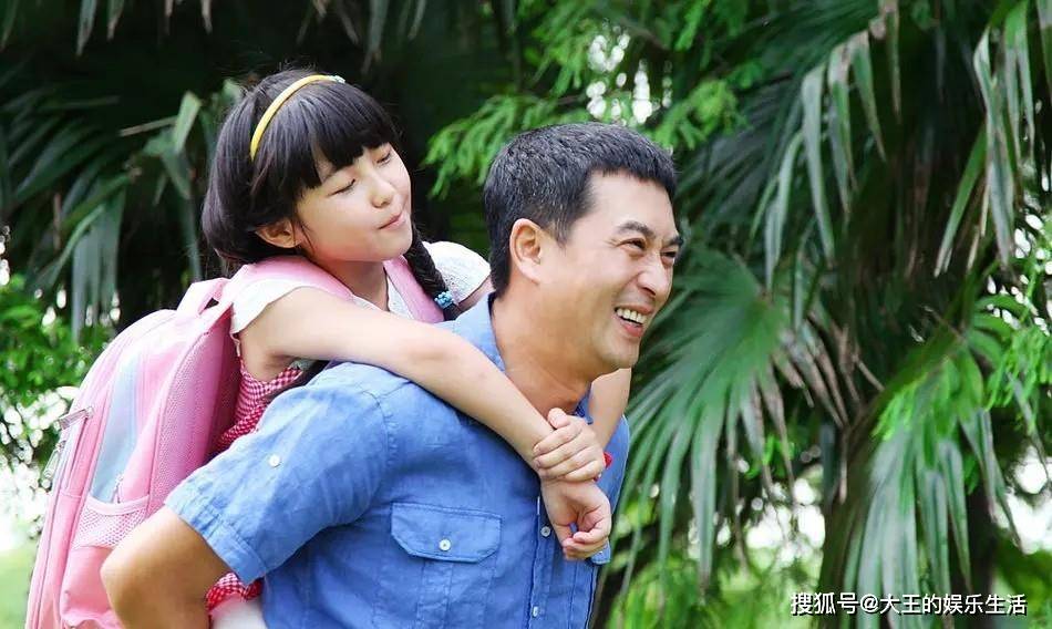 张嘉译的6个"女儿",前5个都越来越火,唯独她渐渐被遗忘_赵今麦_晓彤