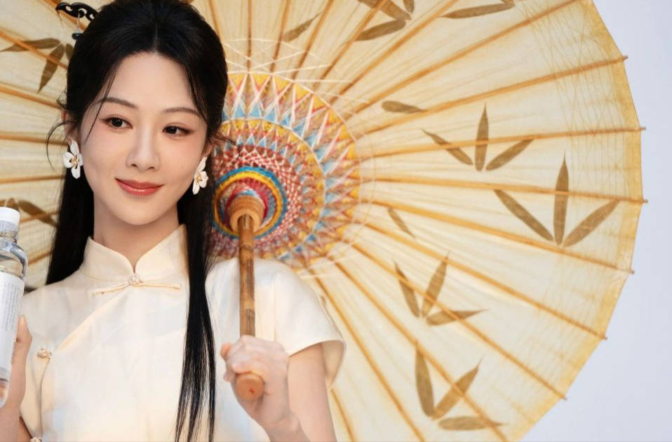 杨紫新剧《祝姑娘今天掉坑了没》曝光,古装大女主题材,无男主