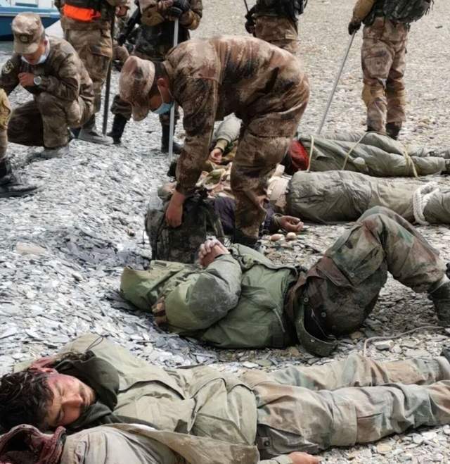 又想在边境挑事?印度边防军配发新装备,解放军也该有新冷兵器了