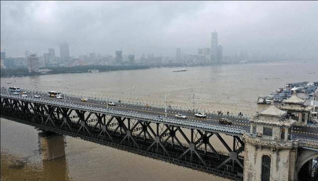 武汉水位逼近98年洪水水位,三峡大坝为何没有发挥作用?