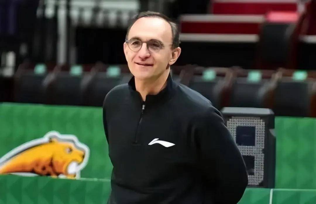 郭士强上任新帅大反转!姚明果然留一手,周琦去留悬念正式揭开