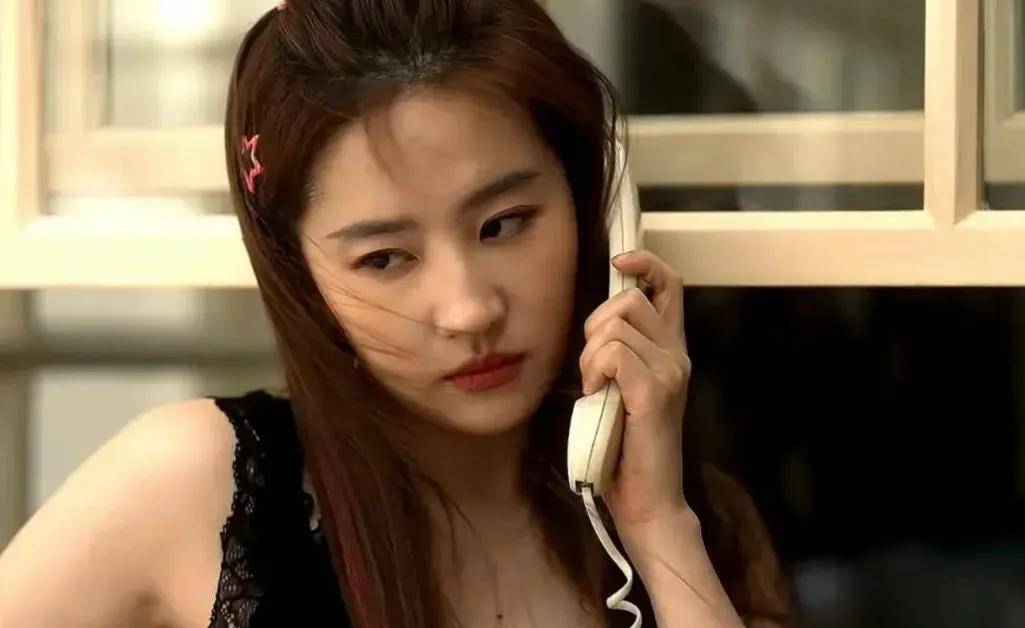 《玫瑰的故事》刚开播口碑就翻车,刘亦菲的黄亦玫三观崩坏?