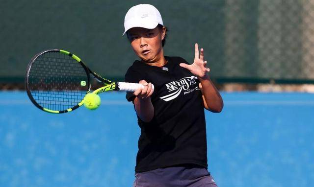 体坛"败类"胡娜,私自加入美籍却回国捞金,坑害教练坚持不认错