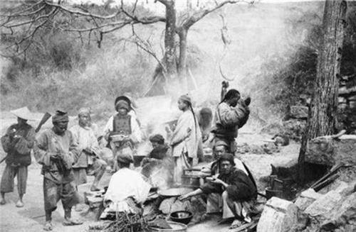 清末的百姓有多苦?别再被清宫戏误导了,这组百年前旧照让人沉默