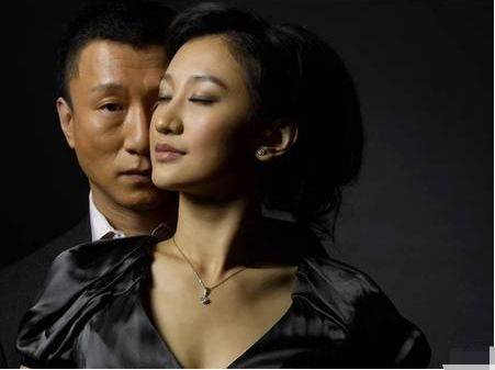 52岁孙红雷老婆曝光,藏了了多年的妻子,原来是熟悉的她!