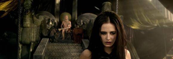 他一生结过五次婚,为了娶外国美貌女王抛弃了两位贤惠