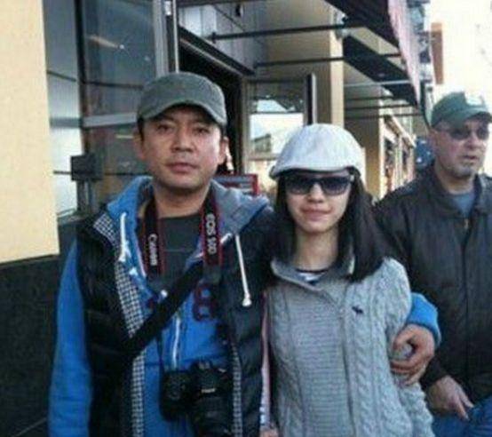 看完李幼斌的妻子,再看何政军的妻子,网友:赵政委真是