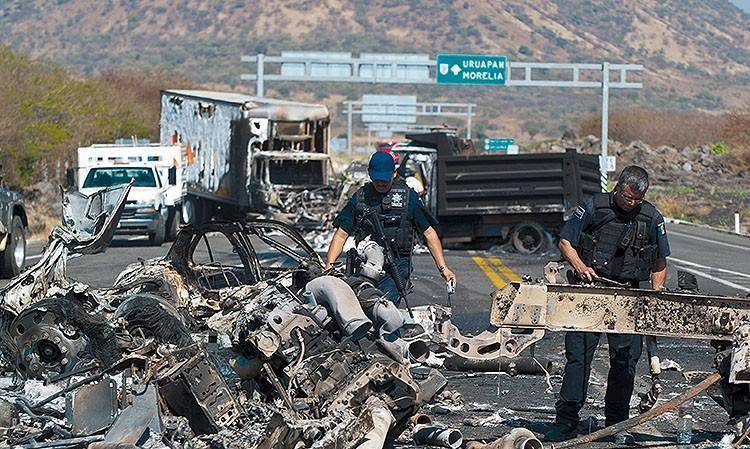 10万毒贩对抗13万军队,美国给提供武器,墨西哥毒贩有多猖狂?