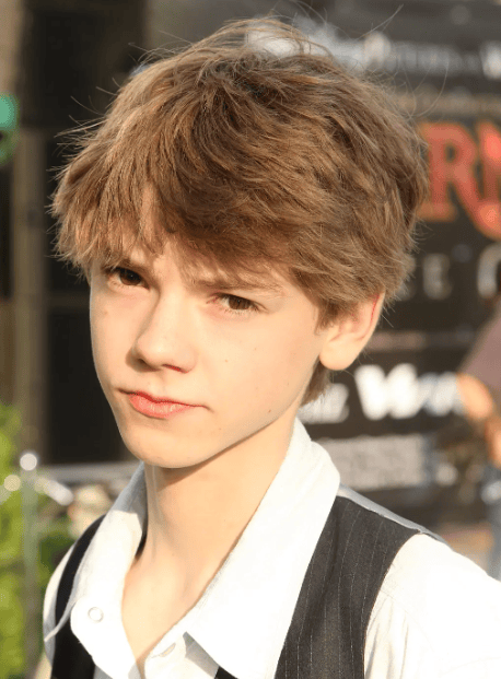 莱莉的新婚丈夫托马斯·桑斯特比她小4岁,算是非常有名气的童星了