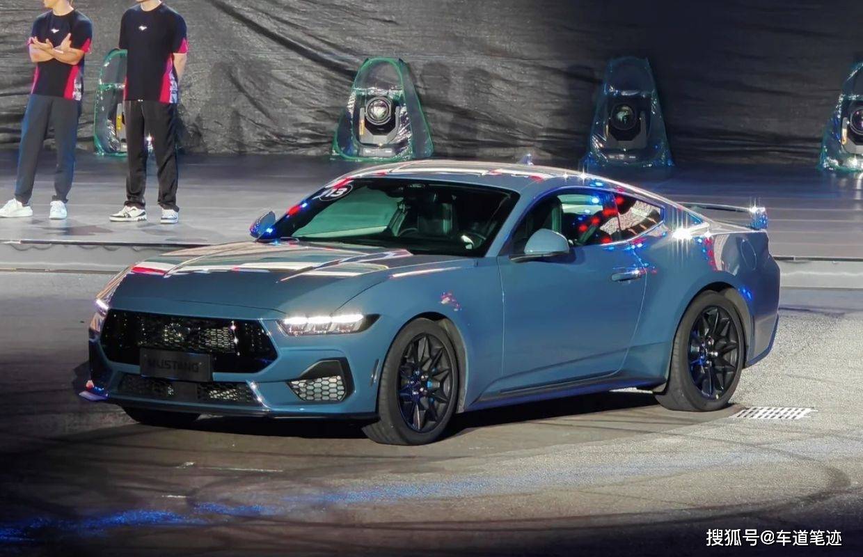 全新福特mustang23t硬顶性能版和敞篷运动版:经典再现激情尽现