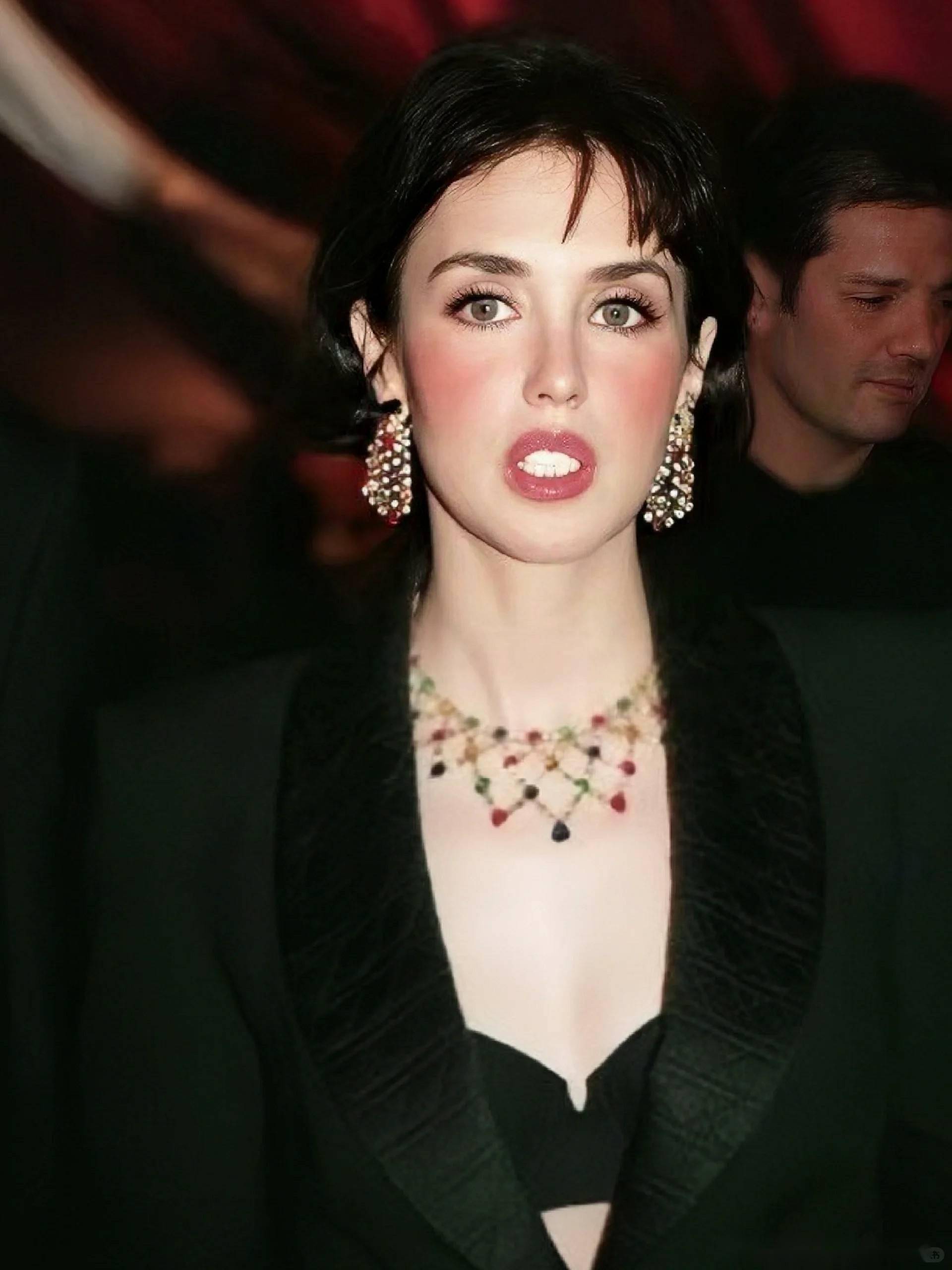 34岁法国顶级女神伊莎贝尔·阿贾尼,写真散发女神气息!