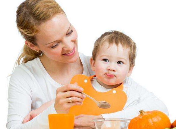 一岁以下的宝宝不要吃这几种辅食，否则会影响健康发育_胃_体_时。