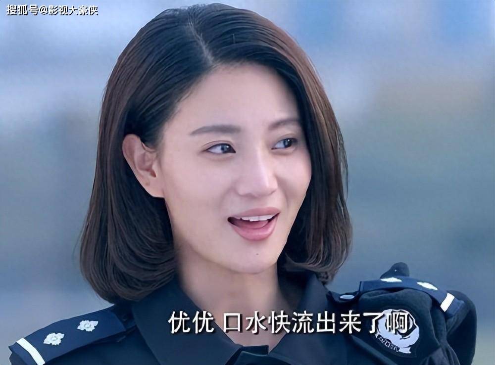 "军中之花"侯梦莎:已走上了一条"不归路",沉迷带货不拍戏!