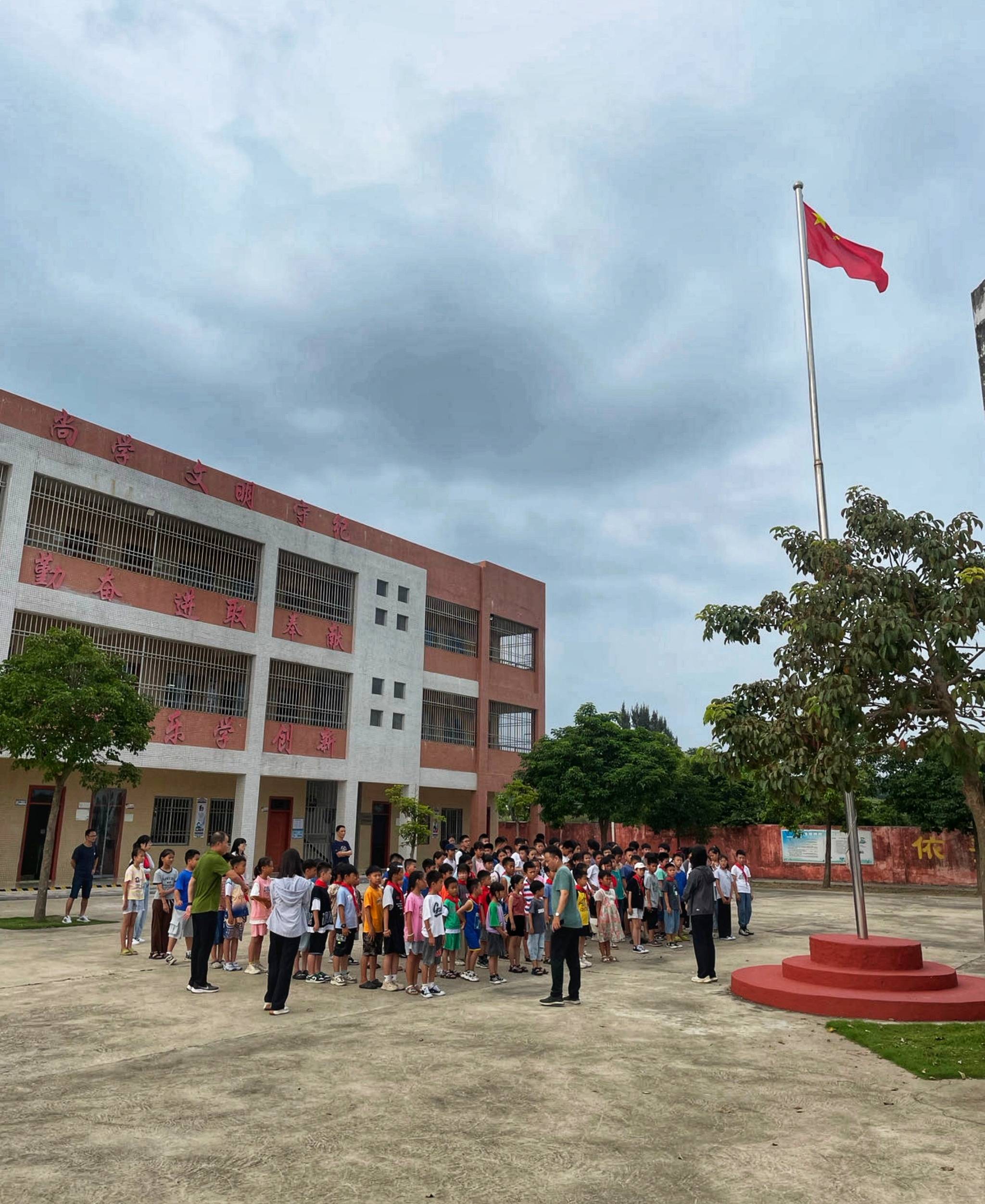 陆丰市碣石镇金燕小学图片