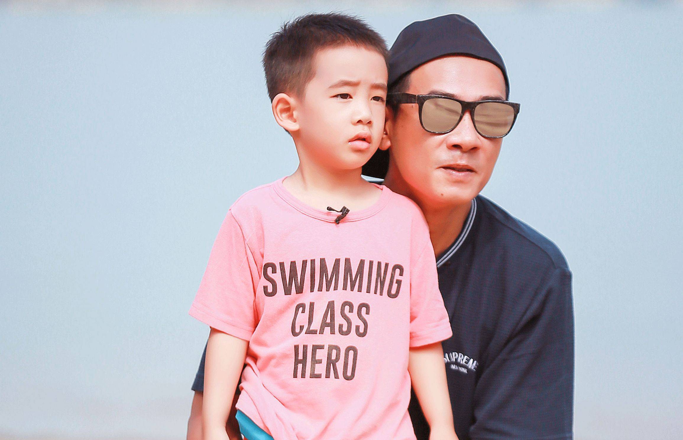 陈小春儿子jasper小学毕业,国际学校背景揭秘,教育模式引关注