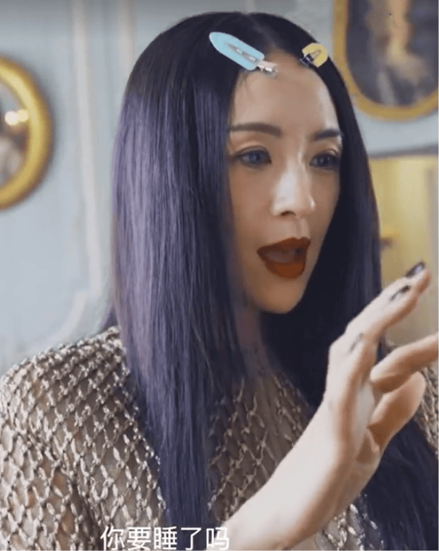 当这部作品被公之于众时,杂志的官方微博也分享了章子怡在拍摄杂志