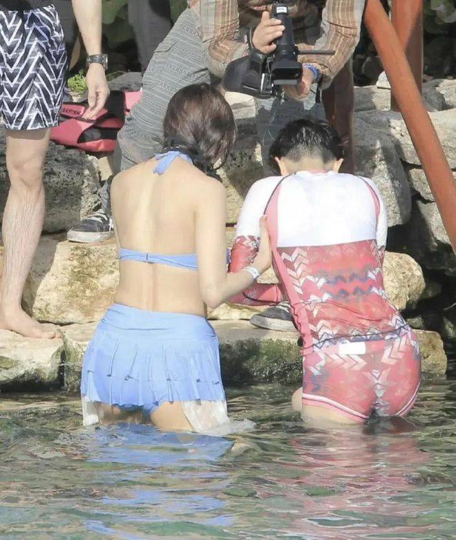 了解林志玲的49岁生活状态,穿着蓝色泳装!