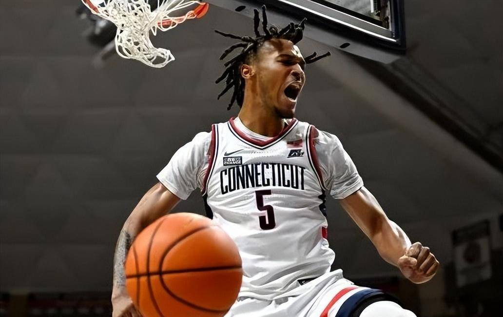 马刺四号签选中卡斯尔,原来有邓肯大裤衩的功劳!