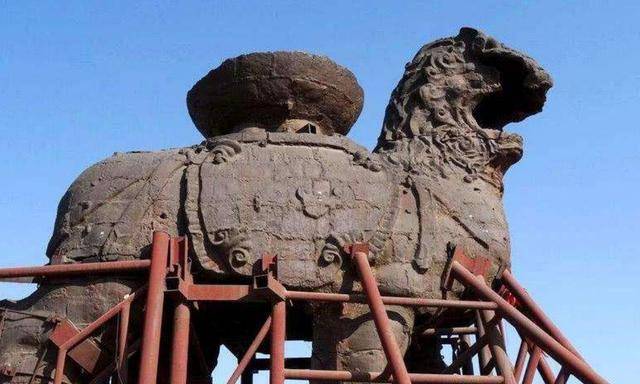 沧州铁狮子:重达32吨,屹立千年不倒,却倒在专家的保护上