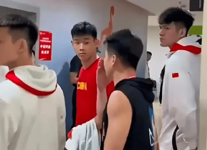 突发篮协大动作！李春江再次被处罚，这次升级太严重-李春江和篮协