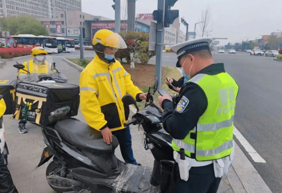 交警查电动车图片真实图片