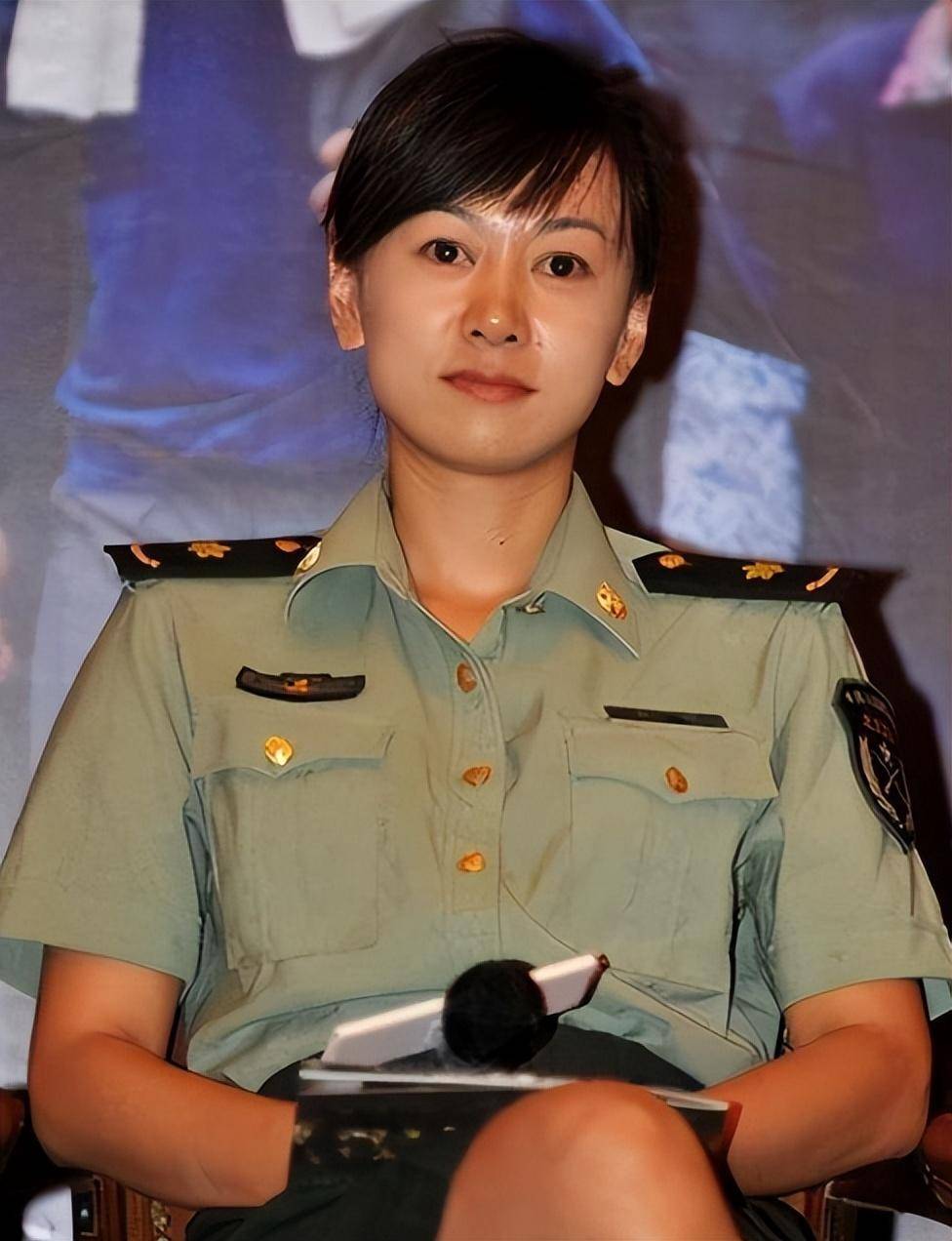 戏外却嫁帅气老公,结婚后生子;现在让人羡慕
