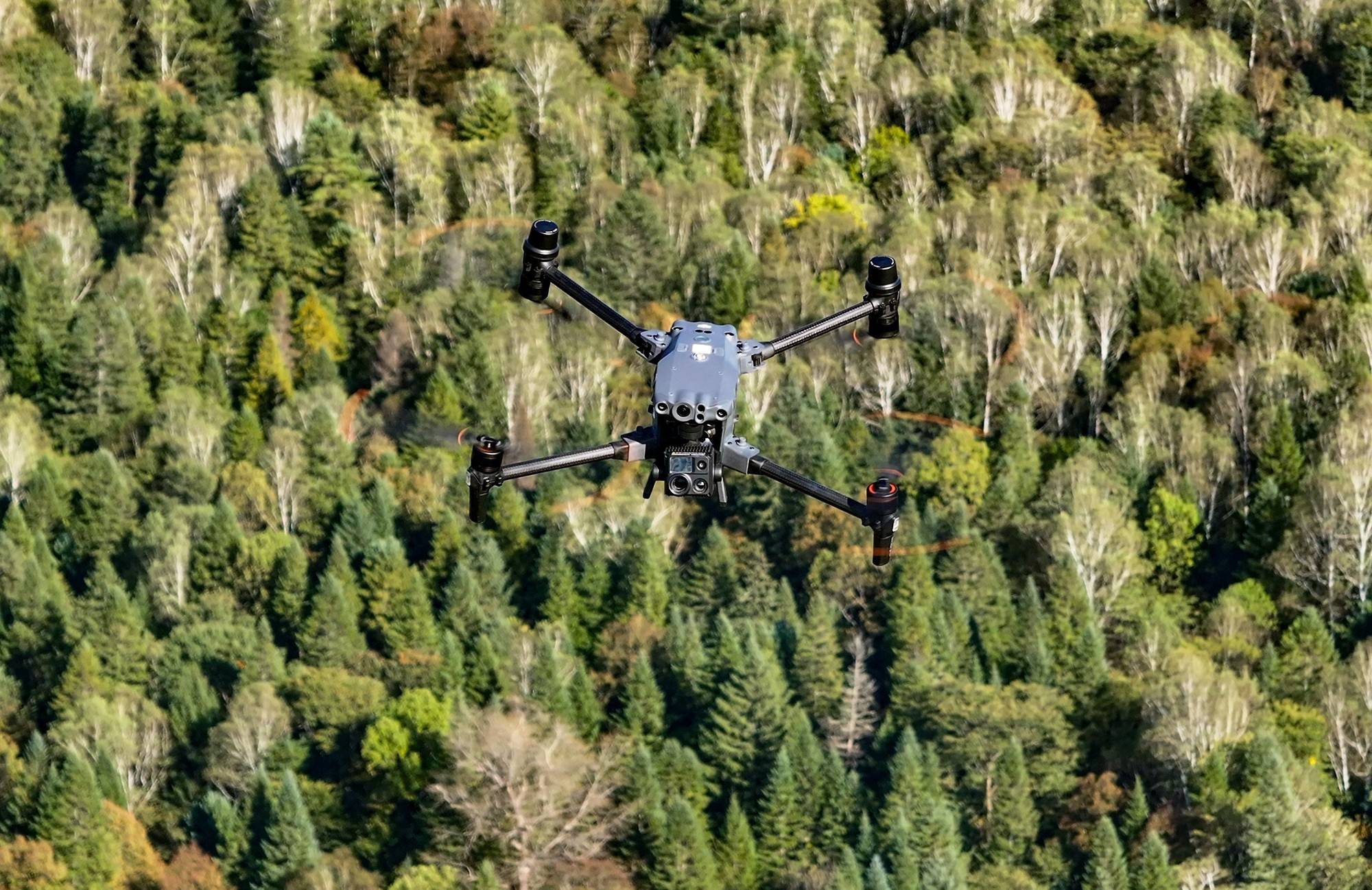 展现科技的力量 大疆无人机助力林业守护绿水青山
