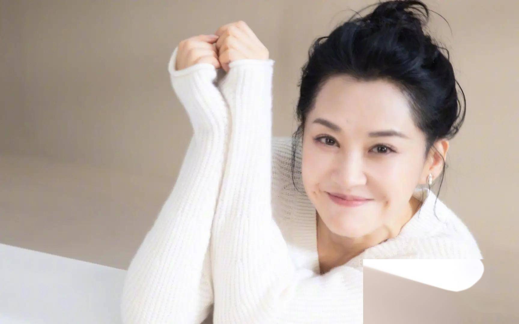 许晴这谁顶得住!饱满女神写真曝光,美貌与才华兼具!