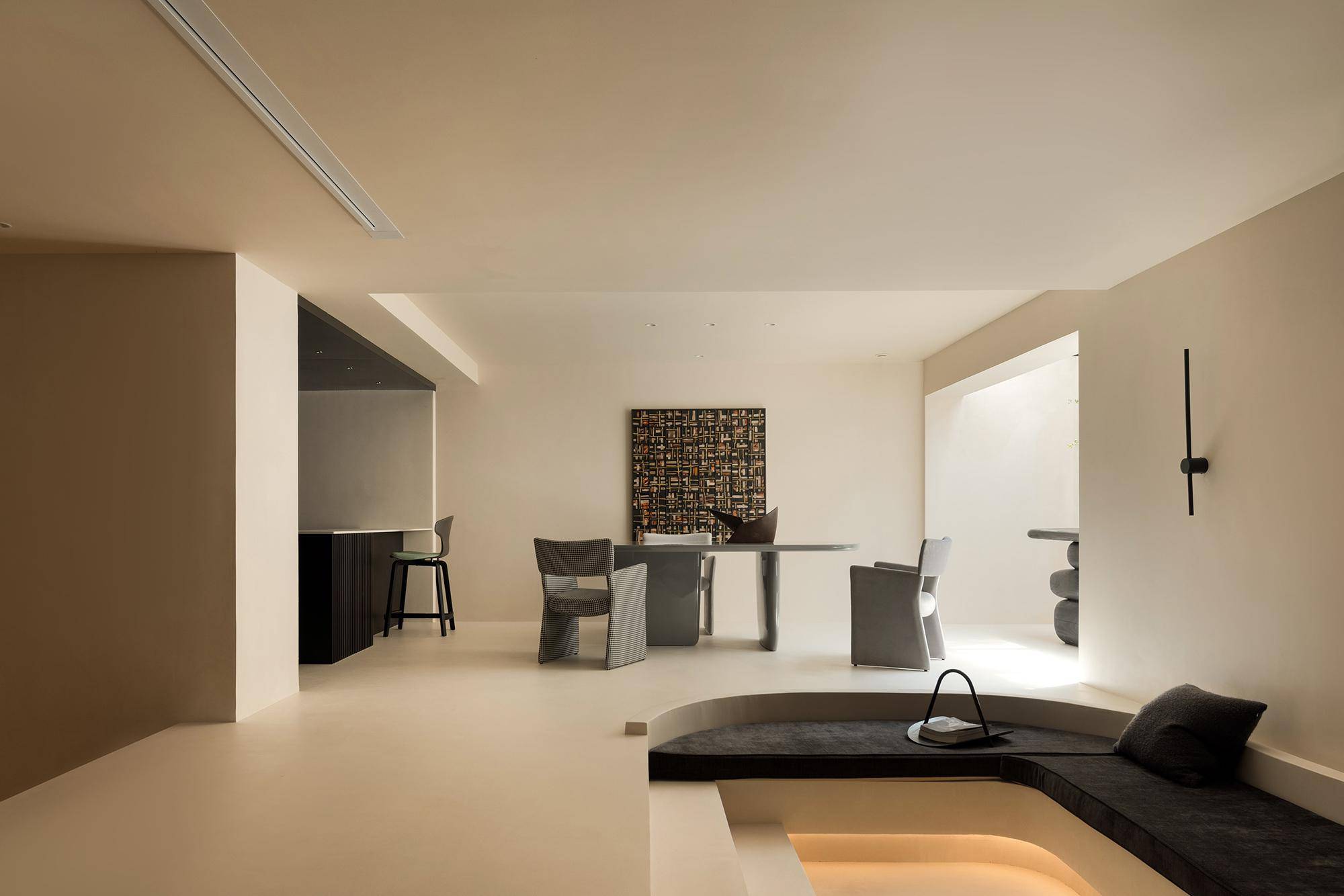 它为我们的生活空间注入了艺术的灵魂,让每一面墙都成为了一件独一无