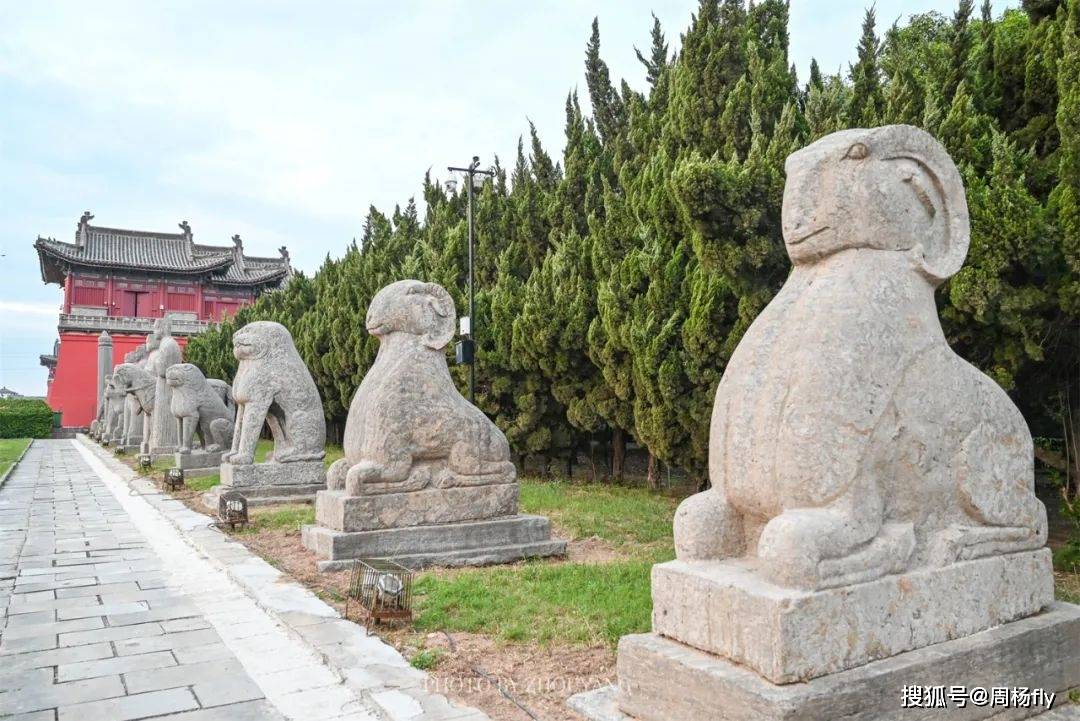 目前,七帝八陵中建筑最具规模的当属永昭陵,即宋仁宗陵墓.