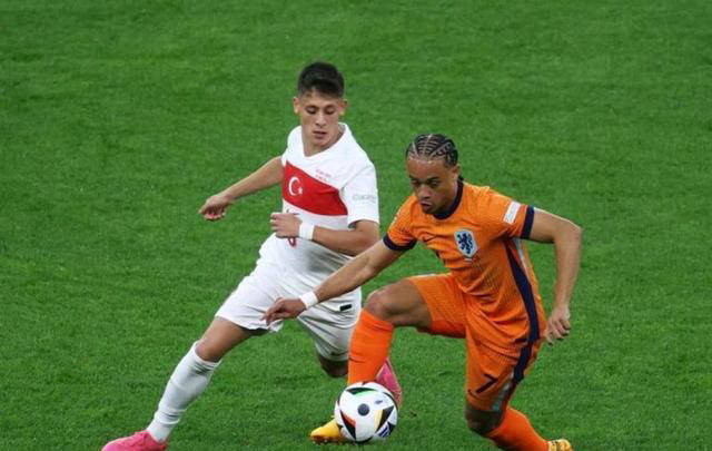 荷兰成功逆转晋级四强,将对阵英格兰