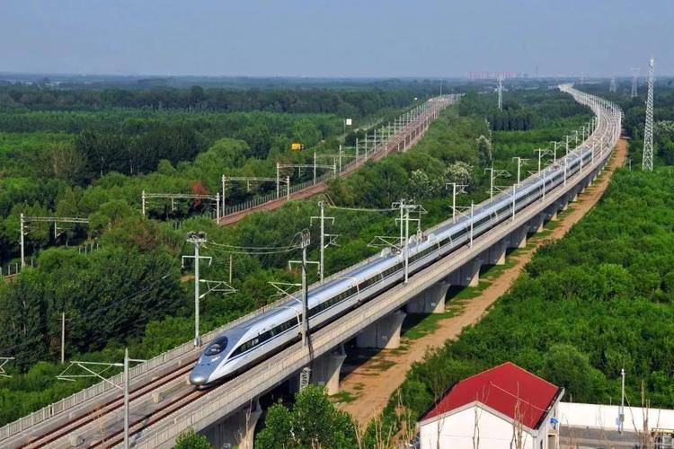 高铁穿上国产"跑鞋"!中国打破国外垄断,实现高铁车轮国产化