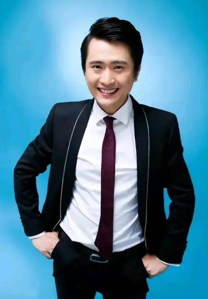 如今证明,41岁的"央视名嘴"杨帆,现在已成功走上另一条人生大道
