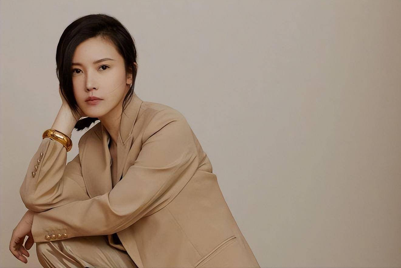 杨子姗:从"治愈女神"再到烂片女王,她到底经历了什么?