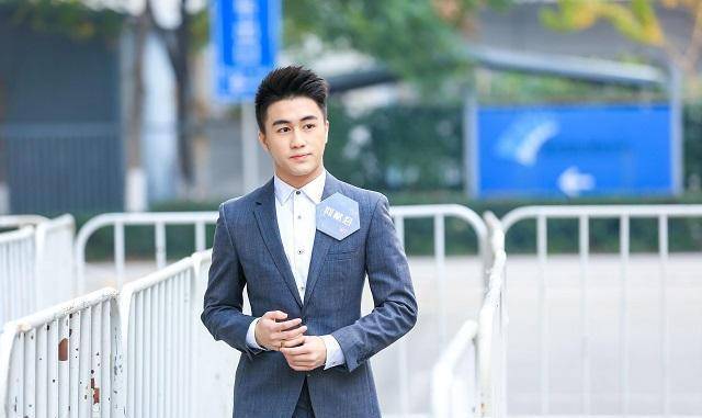 中三千万大奖仍不辞职,贴身照顾赌王,何煪君保姆为何如此有底气