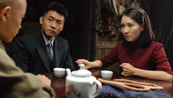 他是烈士江姐的儿子,定居美国,被问为何不回国时这样回答