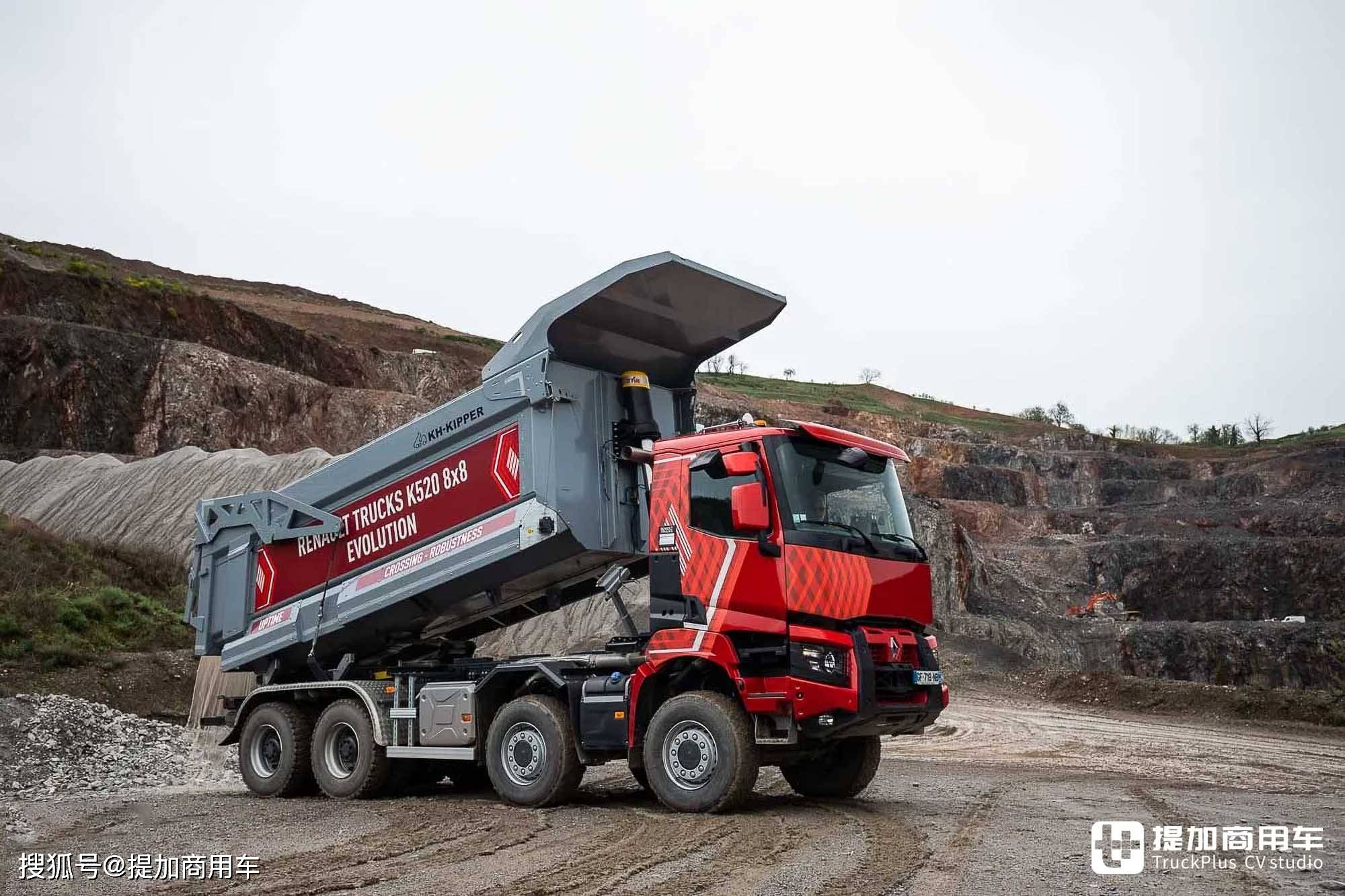 国内见不到的雷诺矿用自卸车实拍,外观太"骚气",还是8x8全驱
