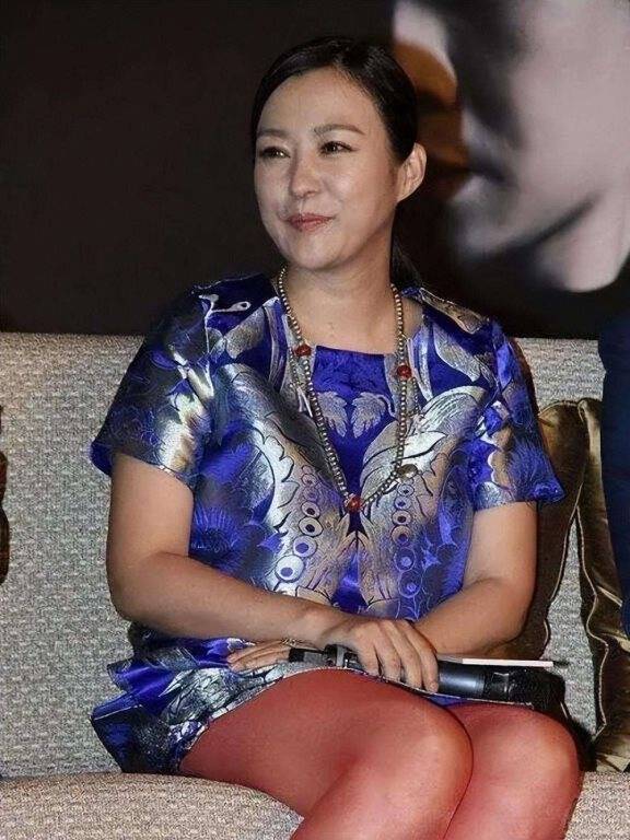 盘点5位貌美却身材魁梧的大体格子女星,就吃亏在肩膀上!