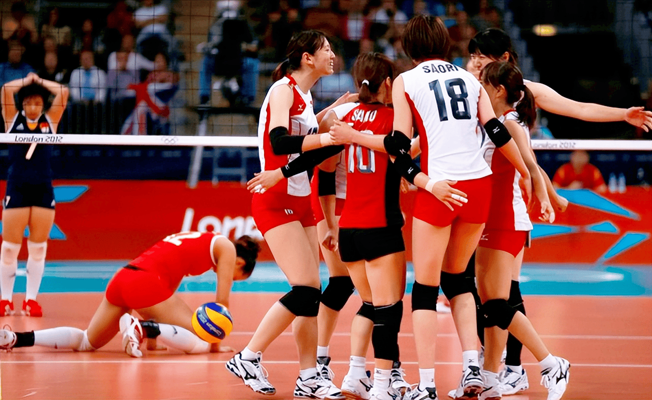 (2012年伦敦奥运会1/4决赛日本女排3-2力挫中国)比赛开打后,见日本队