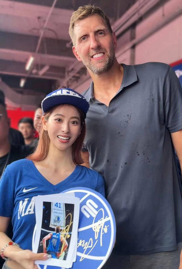 诺维斯基退役后,除了与他的二婚黑人妻子过着幸福美满的生活外,他大