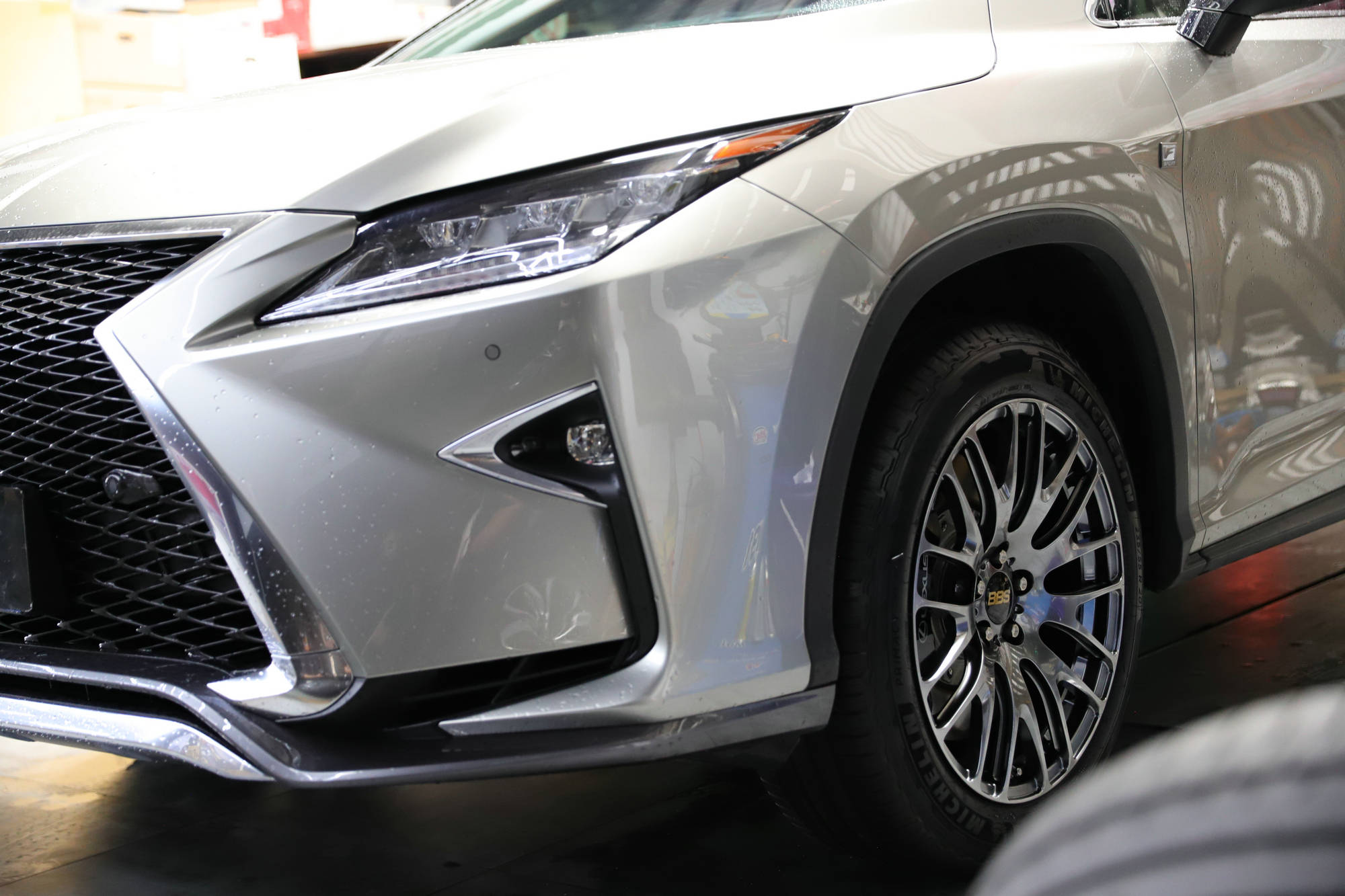 雷克萨斯rx改装日本bbs rn轮毂:精致工艺与完美融合