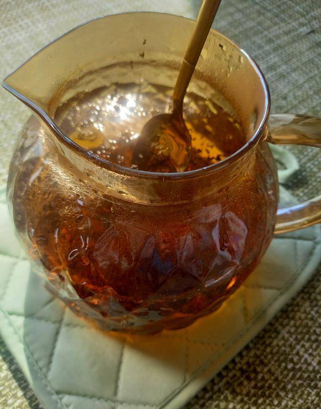 陈皮泡水喝的好处有哪些陈皮泡水喝多少合适