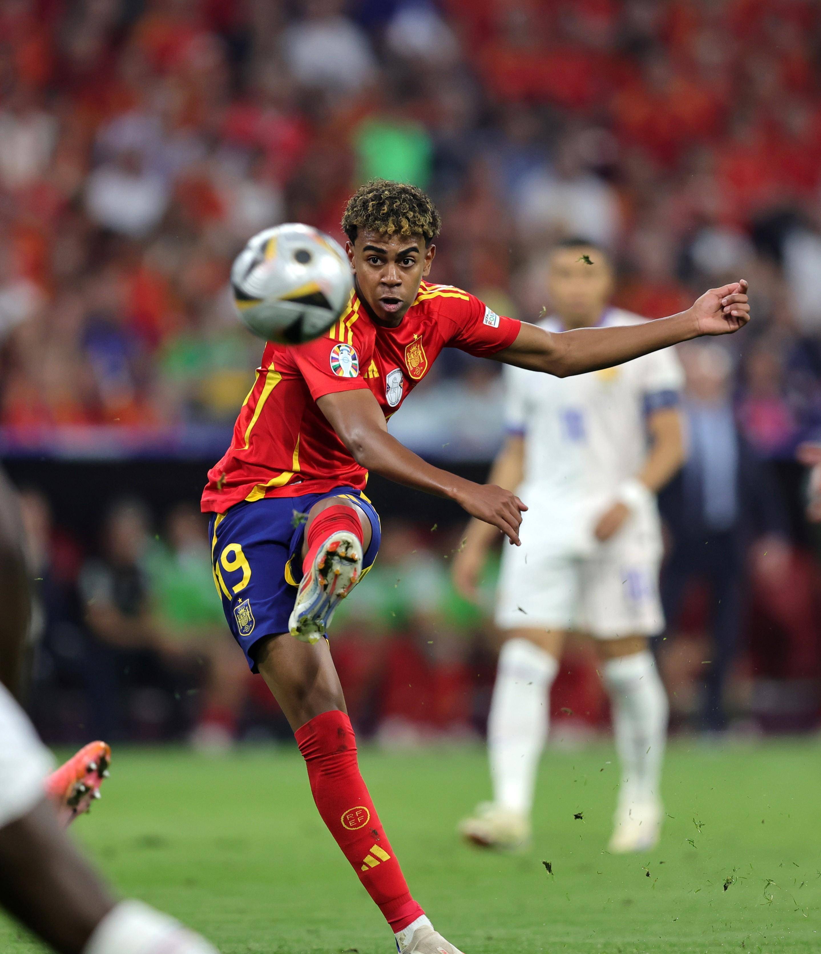 西班牙新武器出库,美丽足球送姆巴佩回家